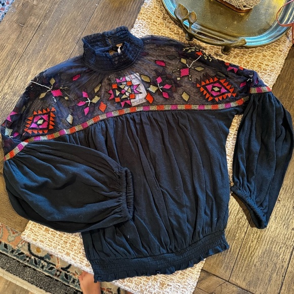 Free People NEW Boho Embroidered High Neck Lace Inset Billowy Sleeve Top M - Picture 3 of 7